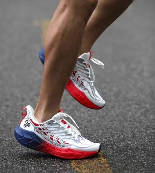 Кроссовки размер 47-48 (на ступню 30-31 см)