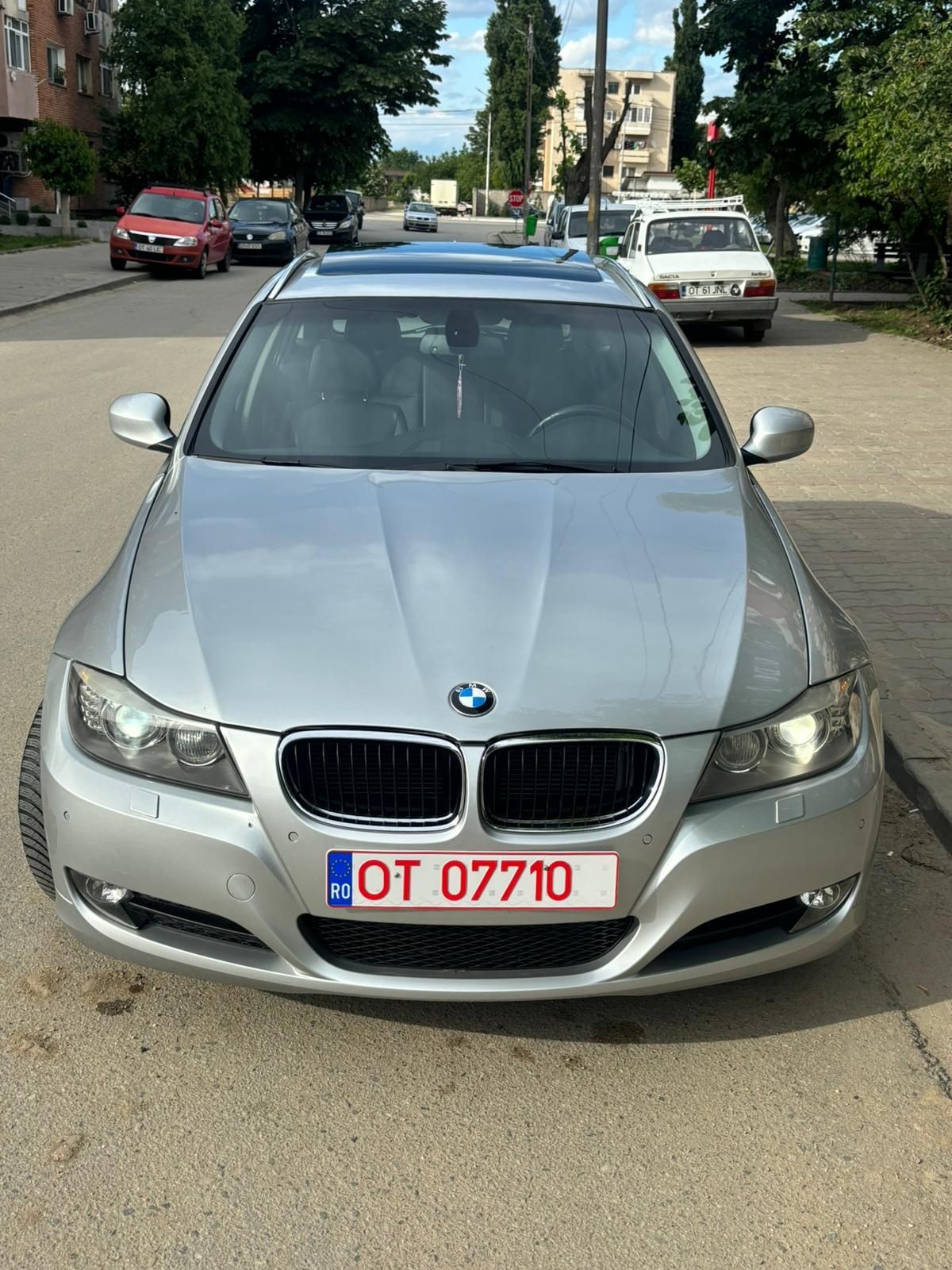 BMW 320d *184cp * Automata 2010* Panoramic* navi mare cic* Bi-xenon