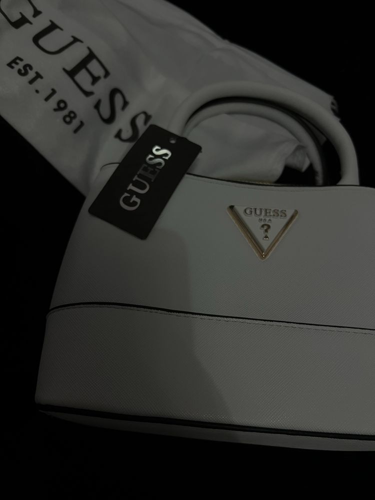 Оригинални чанти love moschino и guess и gucci