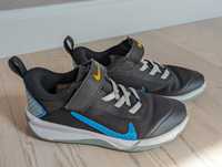 Adidasi copii Nike Omni Multi-Court 30
