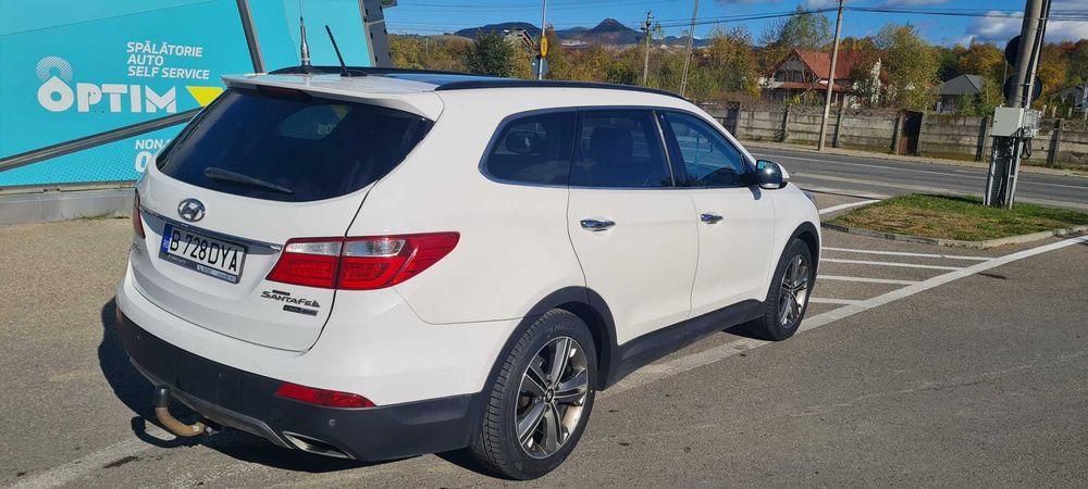 Hyundai Grand Santa Fe 2.2 CRDi Premium 4WD – 6 locuri – 4x4 Automat