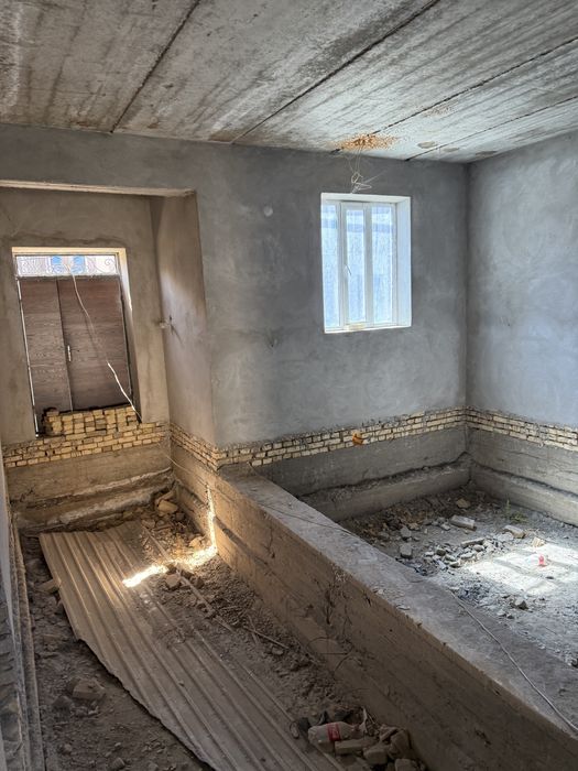 Урганч шахарда 200 кв  катежла сотилади