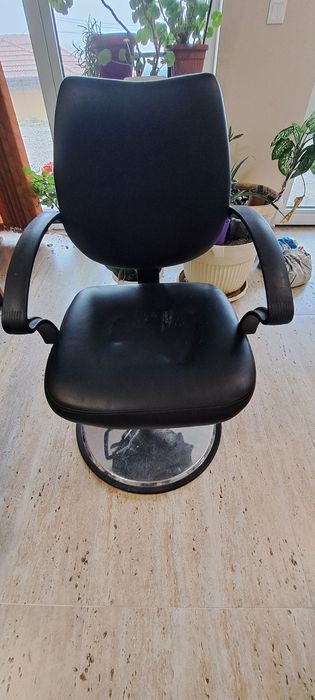 Професионален фризьорски стол