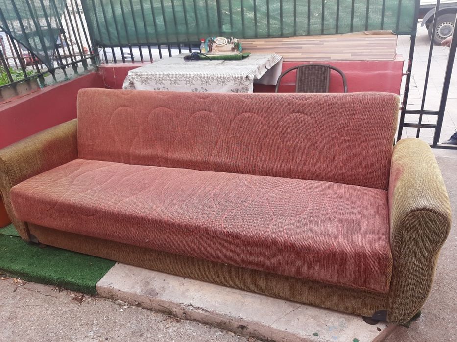 Vand 2 canapele extensibile