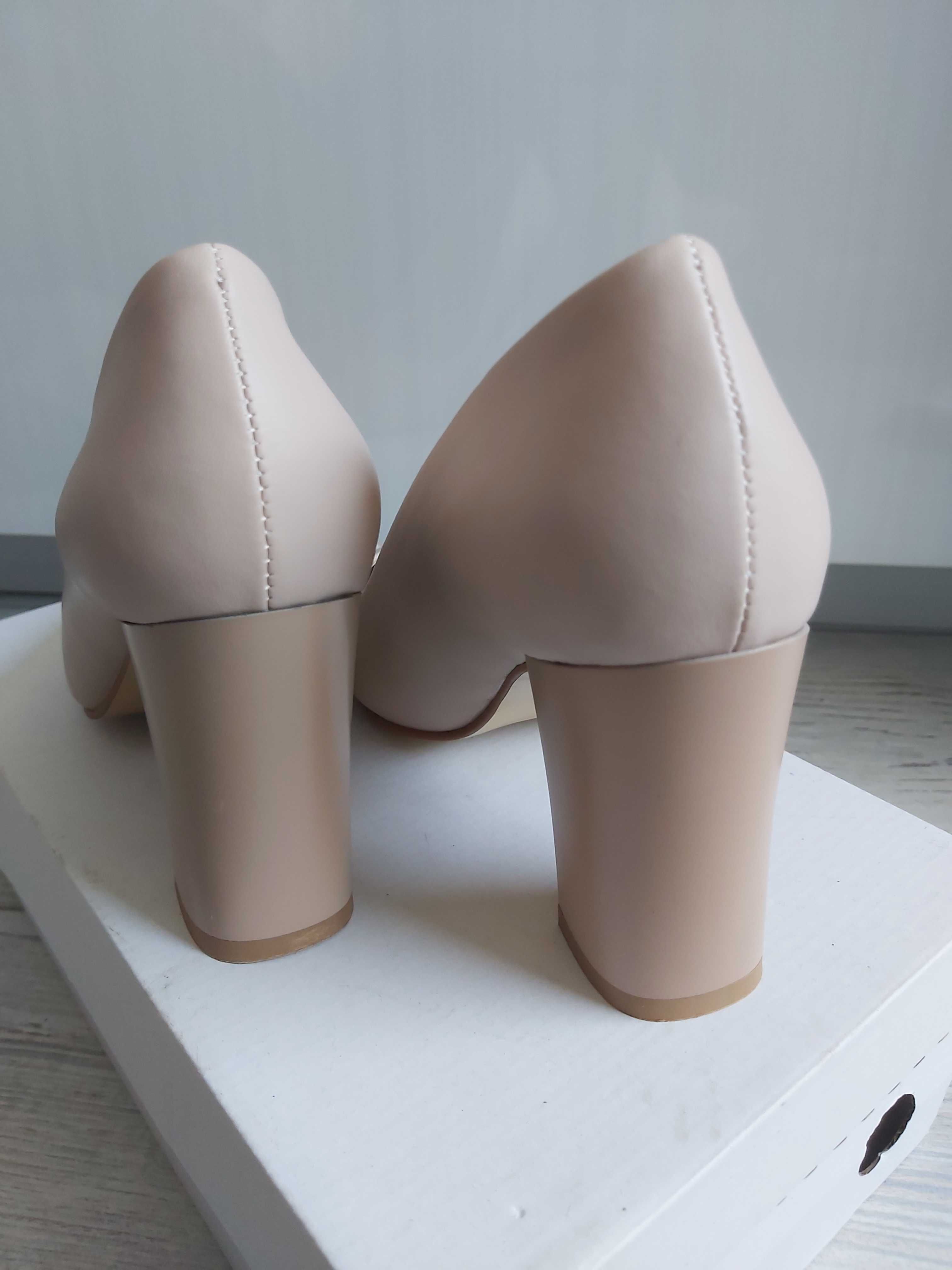 Нови дамски обувки на ток естествена кожа, 37 номер