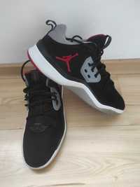 Adidas Nike Jordan DNA 41