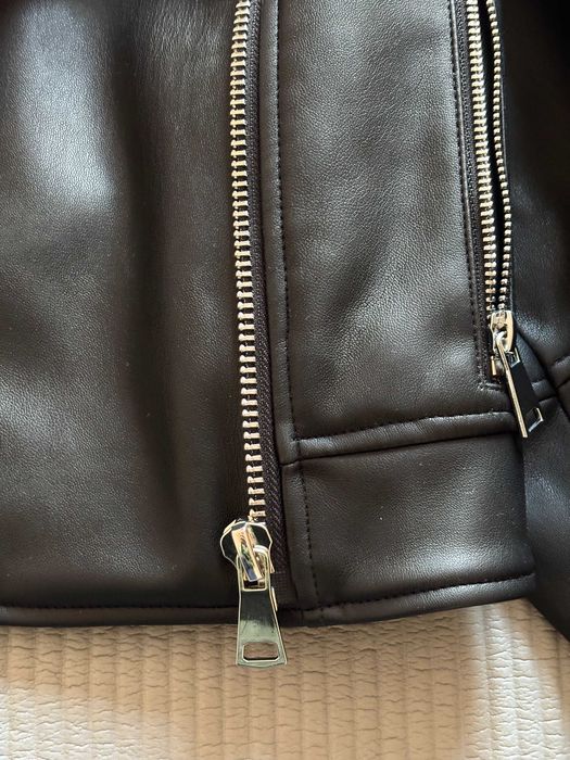 Кожено яке Mango