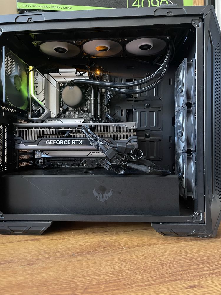 Мощен компютър/ I9 13900K/64GB/Водно/RTX 4090 24GB/2TB SSD/4TB HDD
