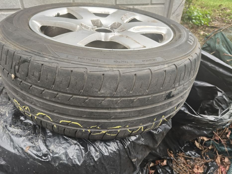 Vând set de jante de Audi pe 17, cu tot cu anvelope