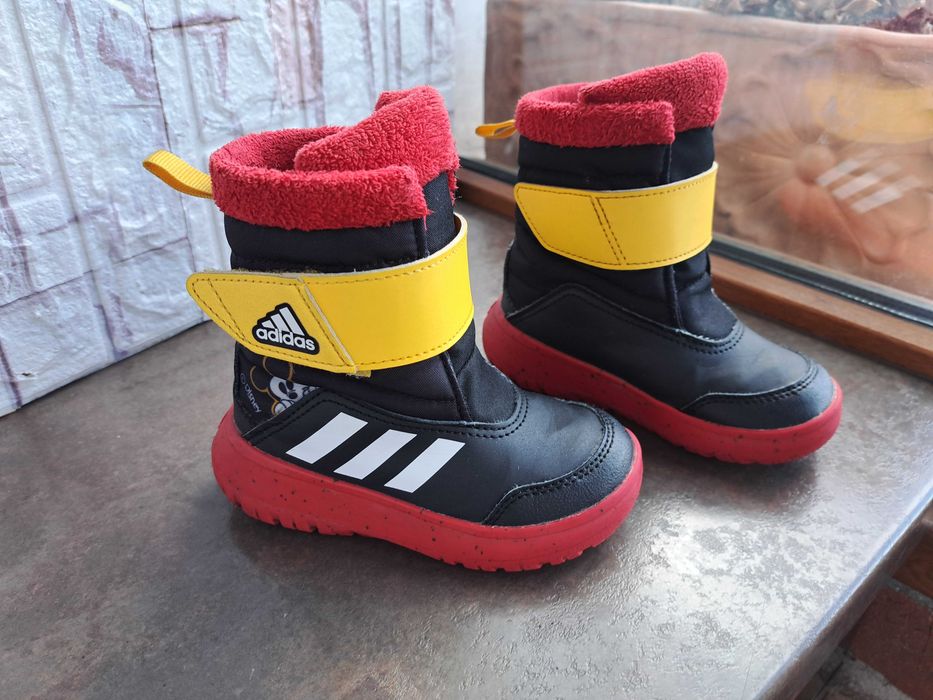 детски ботуши,зимни обувки,боти,апрески,Adidas номер25 за момче,адид