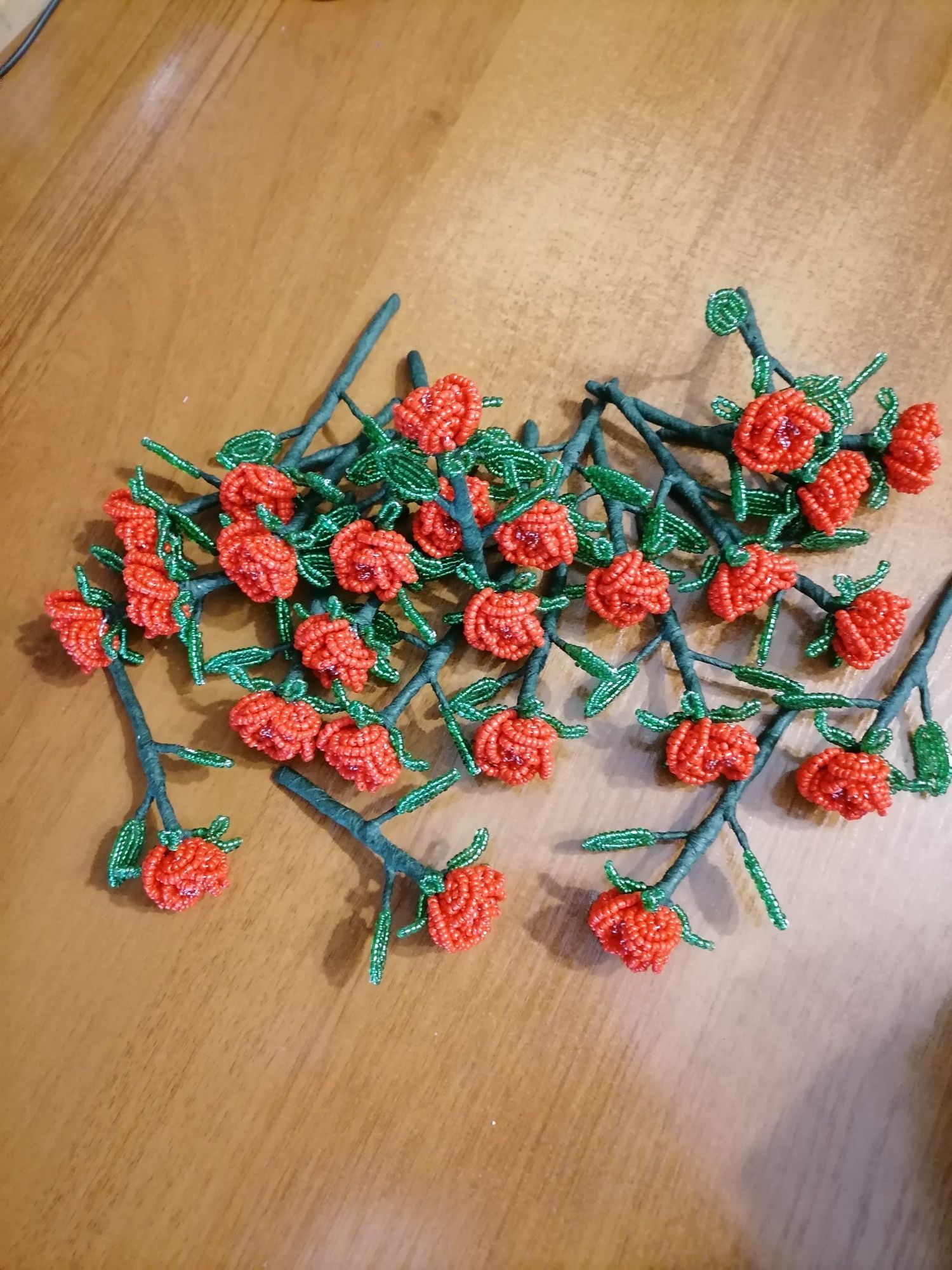 Цветя ръчно изработени от мъниста подходящи за подарък за гости