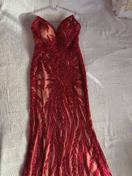 Официална рокля за бал или за други поводи