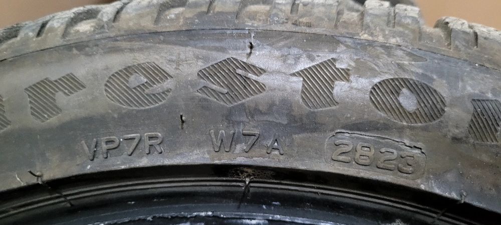 продавам зимни гуми 2 броя