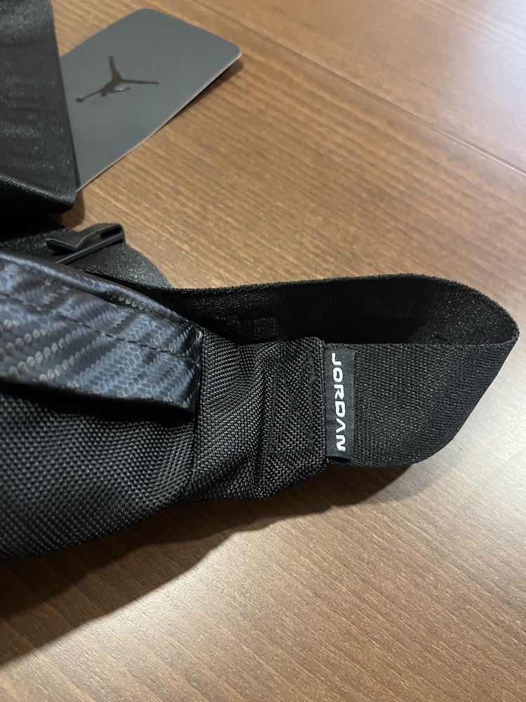 Чанта NIKE AIR JORDAN тип паласка luda