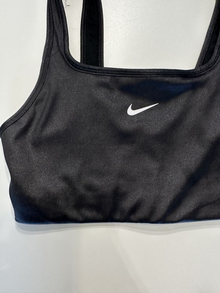 Спортни сутиени/ бюстиета Nike