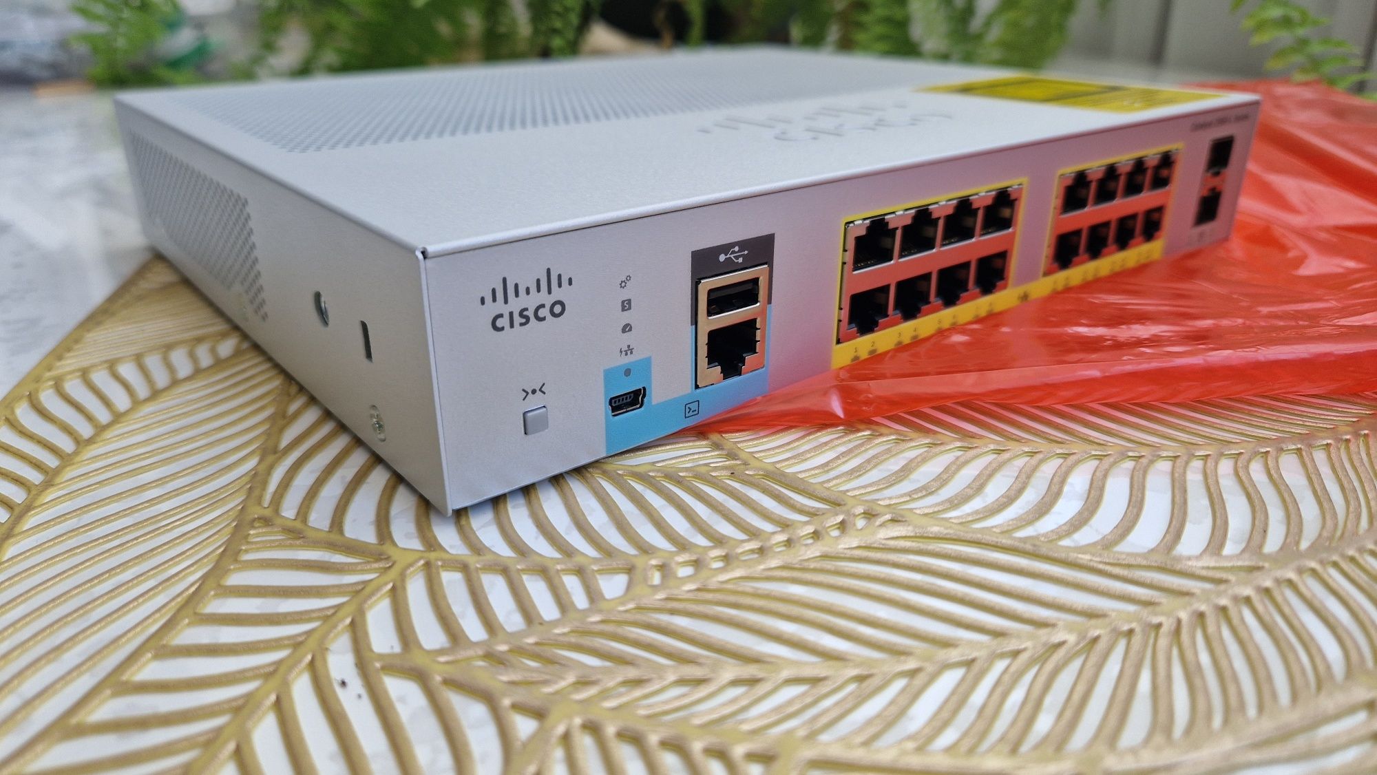 Коммутатор cisco 2960L 16 портов