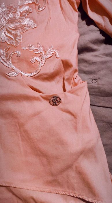 Банкетна лятна дамска риза, бледорозова с бродерия; 4XL–6XL/BG 54–58