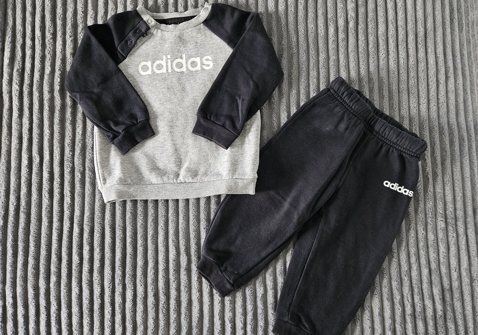 Trening ADIDAS mărime 9-12 luni
