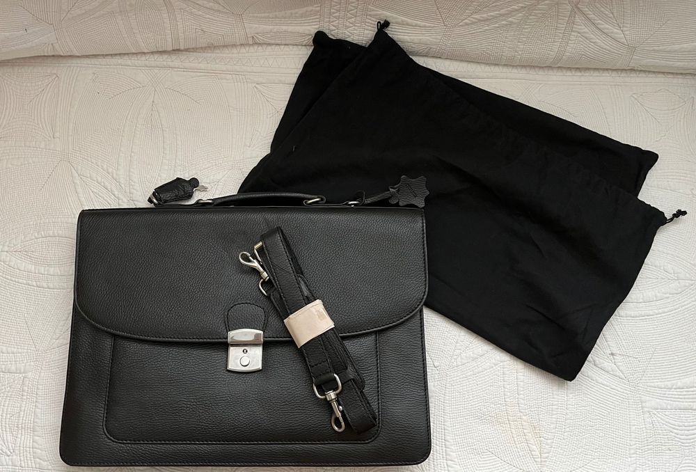 Чисто нова, кожена мъжка бизнес чанта