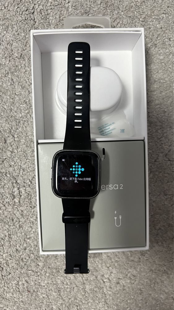 FitBit Versa 2 с драскотини