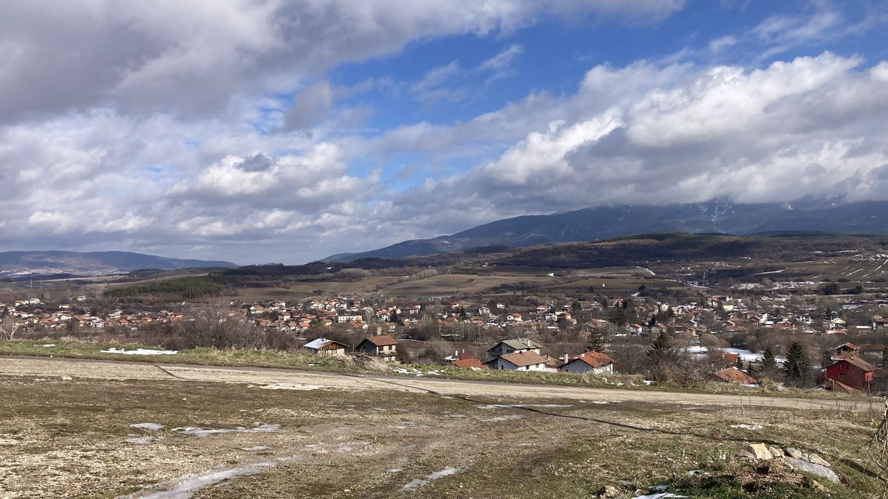 Продава се Парцел в с. Студена, Област Перник - 1290 кв.м за 36 €/кв.м - Снимка #2