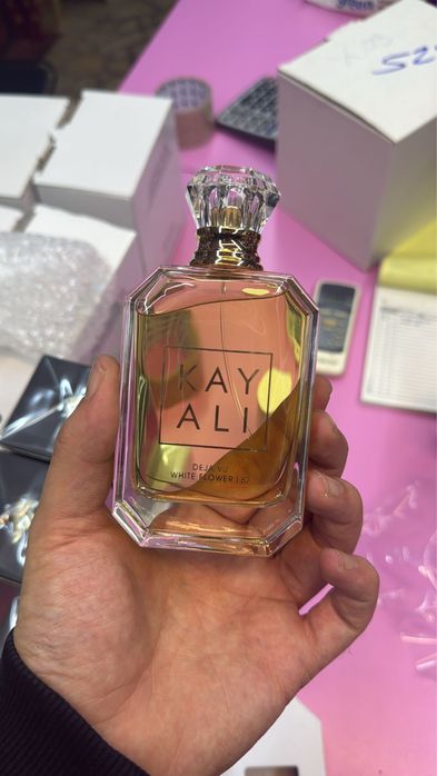 Kayali Deja Vu White Flower 57