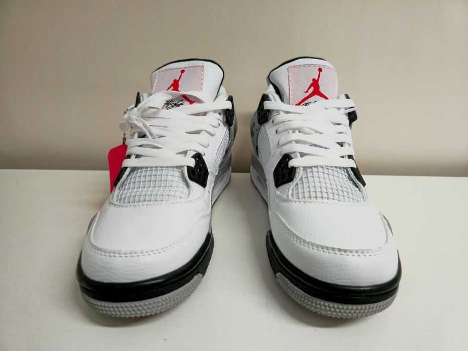 Jordan 4 White Cement Marimea 41 , 42 , 43