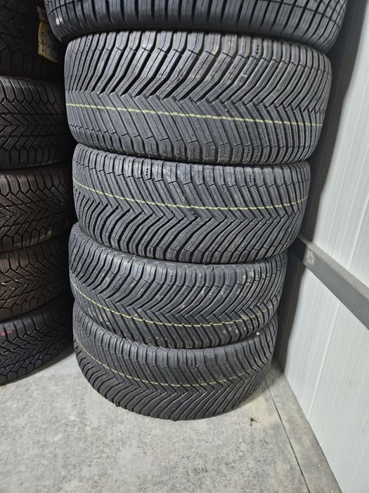 Vând 4 anvelope iarna Noi 255/45/19 255/45r19 MICHELIN