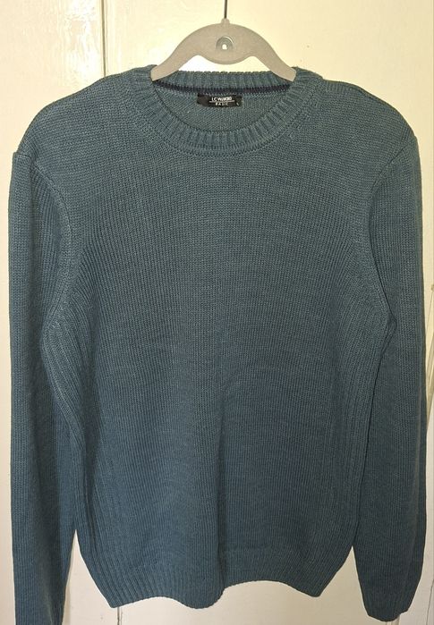 Pulover

XL New with tags LC Waikiki

RON29.99