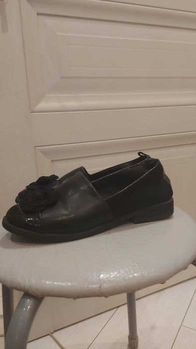 Срочно продам  недорого  бу кожаные туфли и пр. обувь муж, жен.