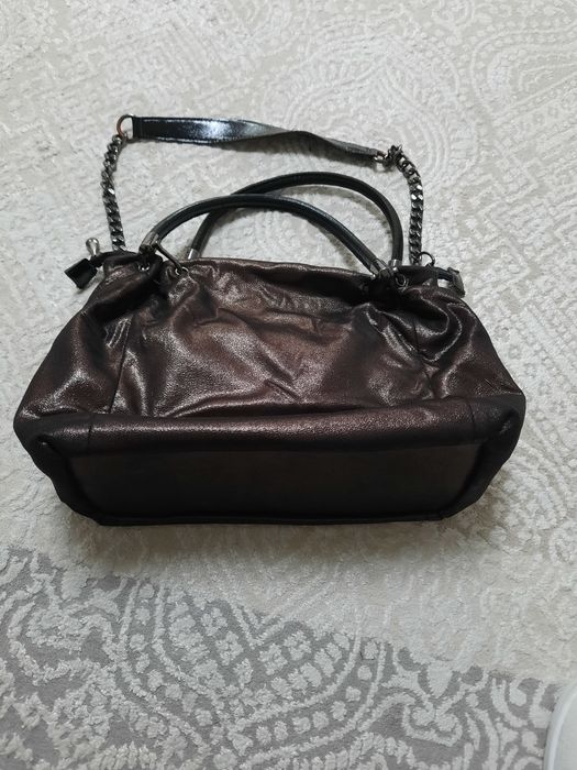 Продам женскую кожаную сумку