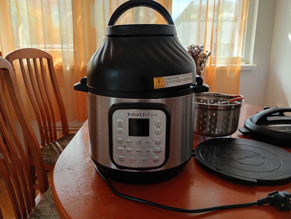 Instant pot duo plus мултикукър под налягане и Еър фрайър