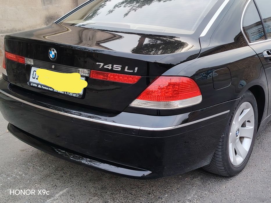 Bir qol moshina 8 slinder eshiklari davochik xaladini luk xammasi bor.