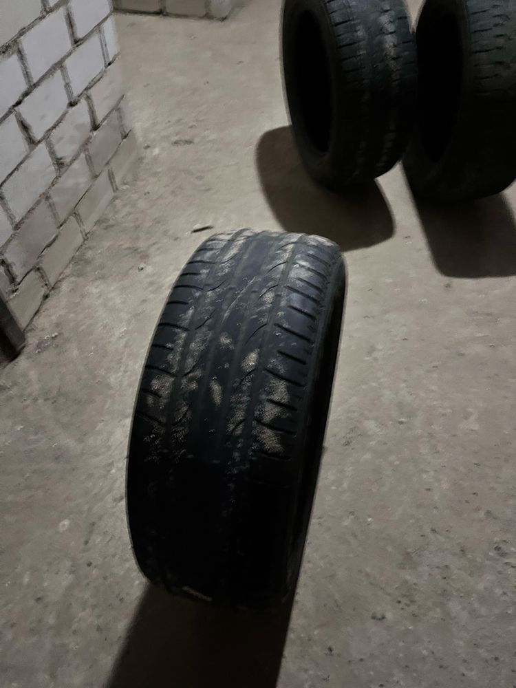 Продам шины 17 размер