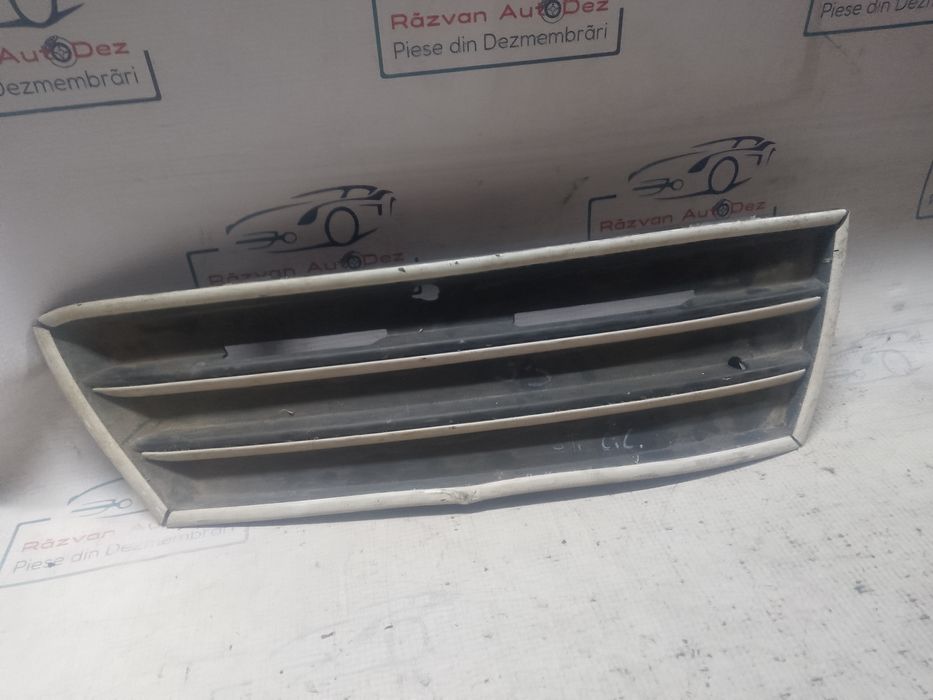grila proiector stanga volkswagen passat cc 2010