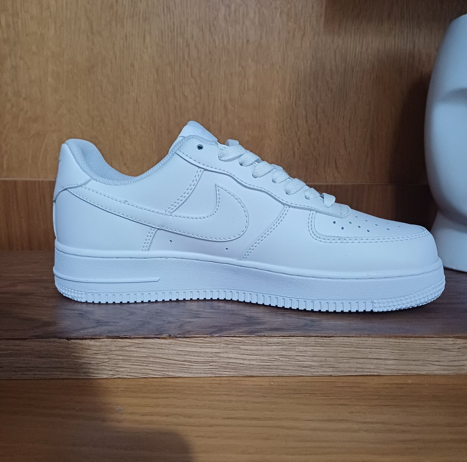 Nike Air Force 1 - с ПОДАРЪК чорапи на Nike