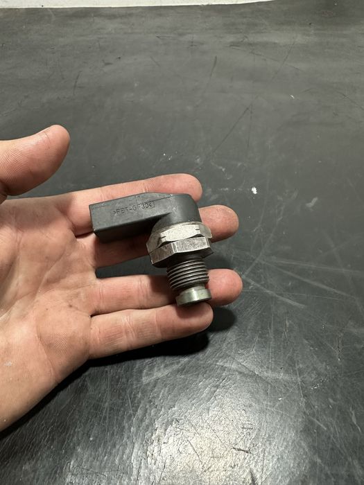 Senzor presiune rampa BMW Seria 3 E90 E91 320d 325d 335d 3.0diesel M57