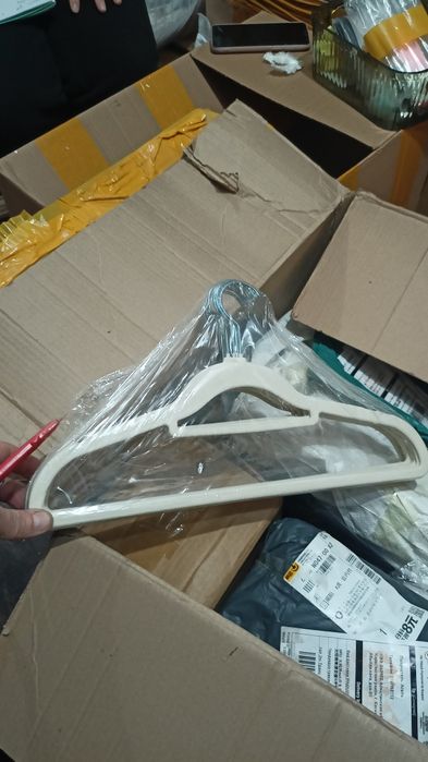 Продам новые плечики вешалки из бархата антискользящие