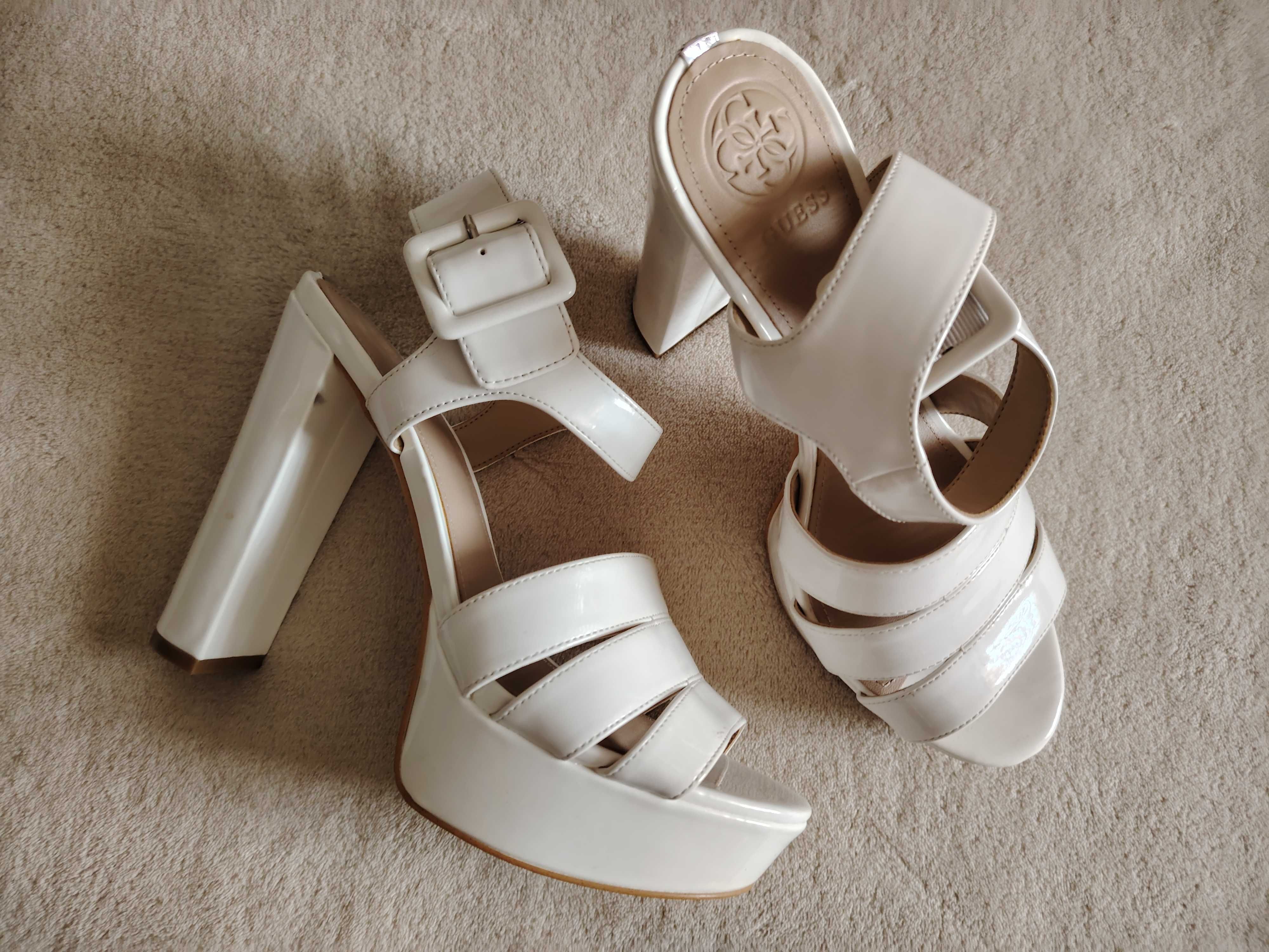Дамски сандали "Guess"