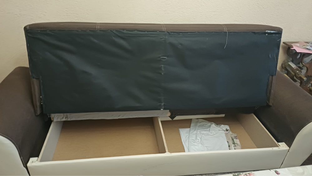 Разтегателен диван