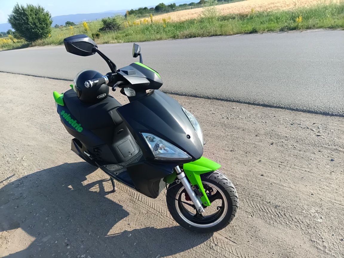 Електрически скутер/мотопед 72V 22Ah 70 km/h