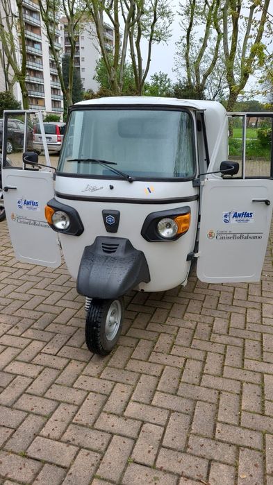 Vând Piaggio Ape 400