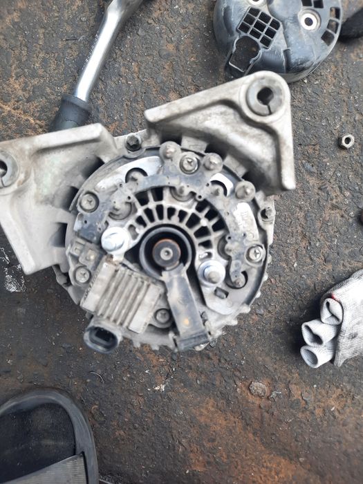 Genirtor coblt jentra.