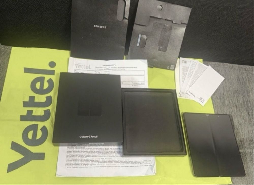 КАТО НОВ 256GB Samsung Z Fold 5 YETTEL Гаранция 2026 Black / Черен