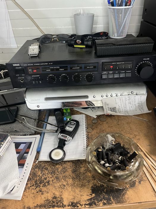 Здравейте!Продавам две тонколони 12-ки + усилвател ямаха