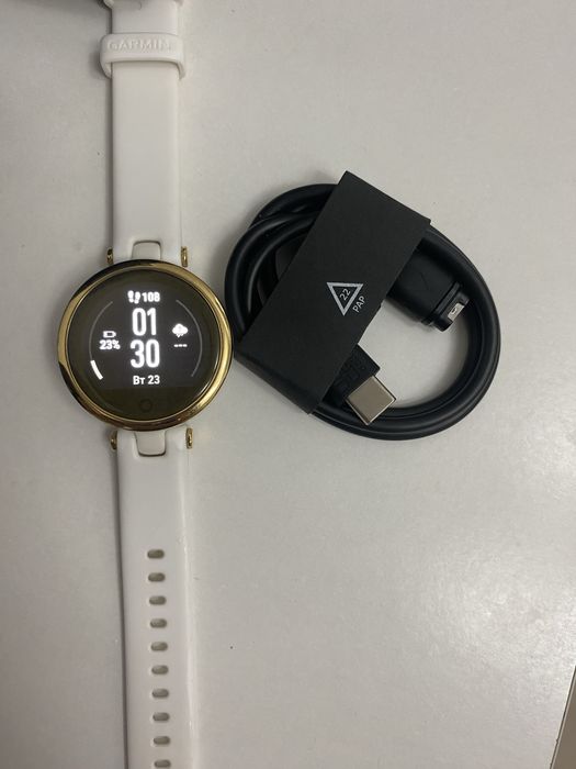 Продам смартчасы Garmin Lily