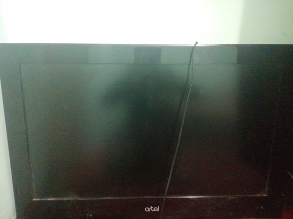 Artel TV 32 lik sotiladi. Smart TV mas