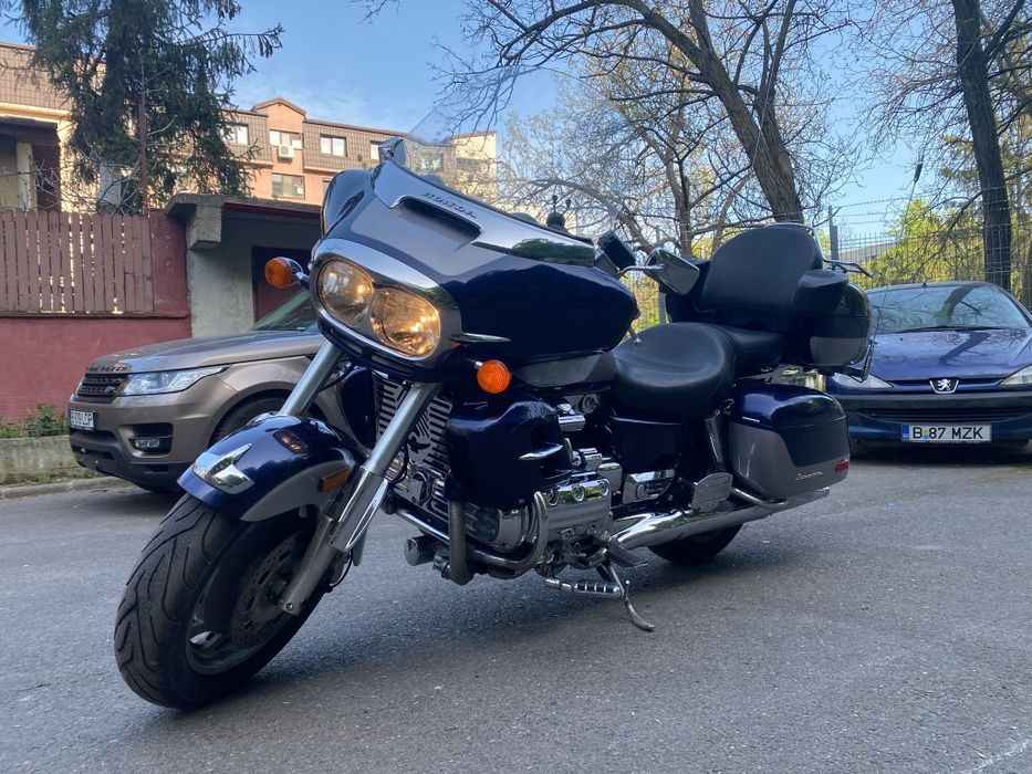 Honda Valkyrie Interstate 2000 goldwing vtx road king vulcan pan euro