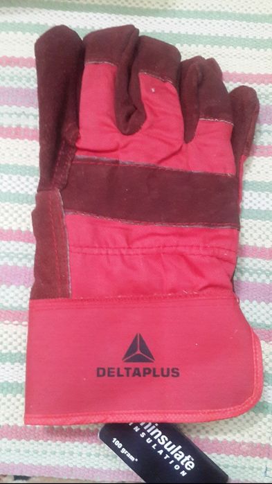 Перчатка продаётся новый