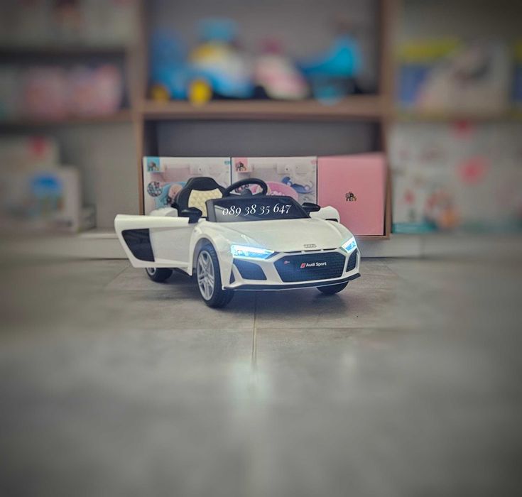 ТОП ЦЕНА!НОВО!Акумулаторна кола Audi R8 с 12V батерия,меки гуми,USB